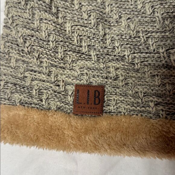 L.I.B New York Gray and Tan Winter Hat. - Picture 2 of 3